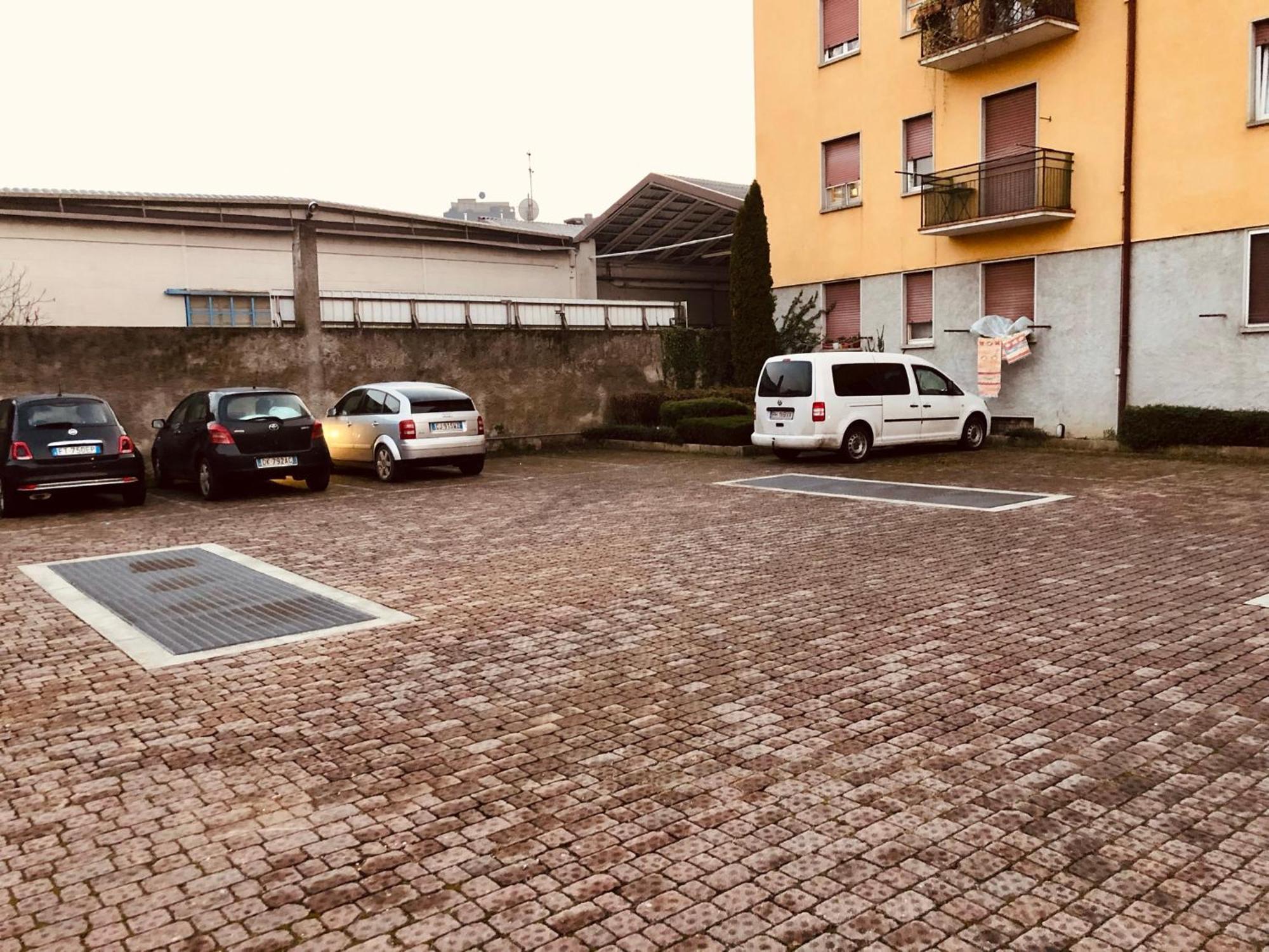 Apartament Bergamo Easy Airport Private Parking Zewnętrze zdjęcie
